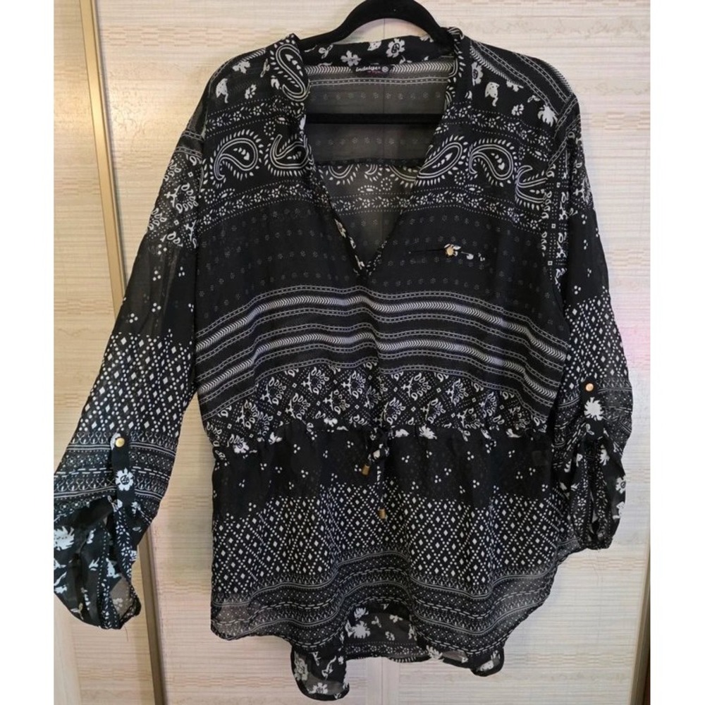 Indulge In Style Womens 3X Sheer Boho Paisley Top Black White Roll Tab Blouse